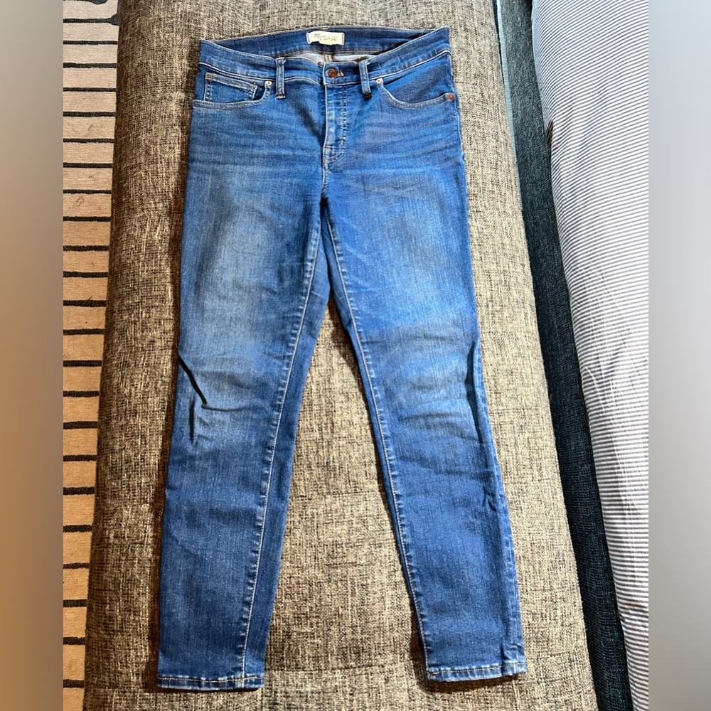 EUC size 29P Madewell 9” mid-rise skinny jean